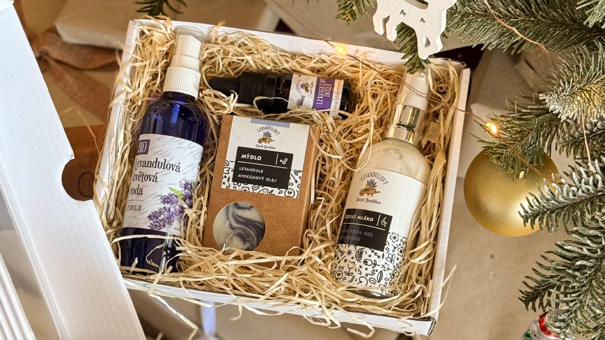 Tipy na Levandulové Vánoce: Regionální dárky, punč v Olomouci a Levandulový festival 2026